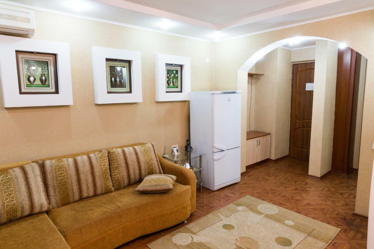 Tourist Hotel Ust-Kamenogorsk ภายนอก รูปภาพ