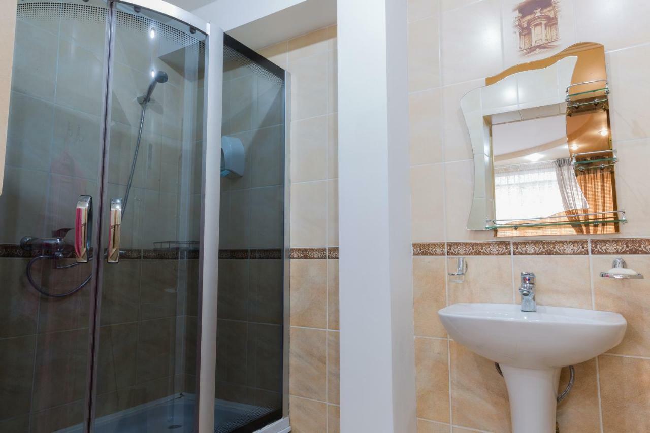 Tourist Hotel Ust-Kamenogorsk ภายนอก รูปภาพ
