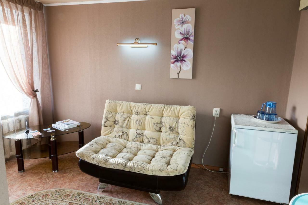 Tourist Hotel Ust-Kamenogorsk ภายนอก รูปภาพ