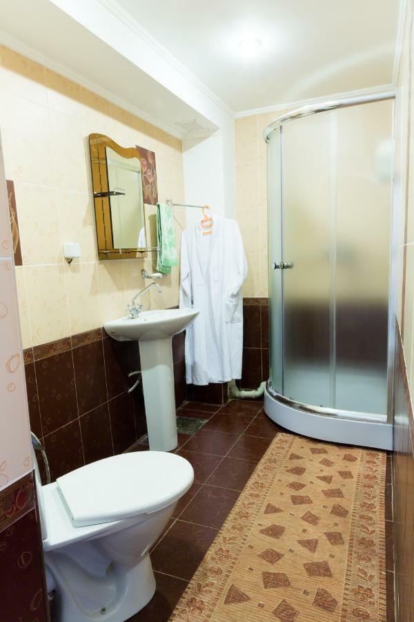 Tourist Hotel Ust-Kamenogorsk ภายนอก รูปภาพ