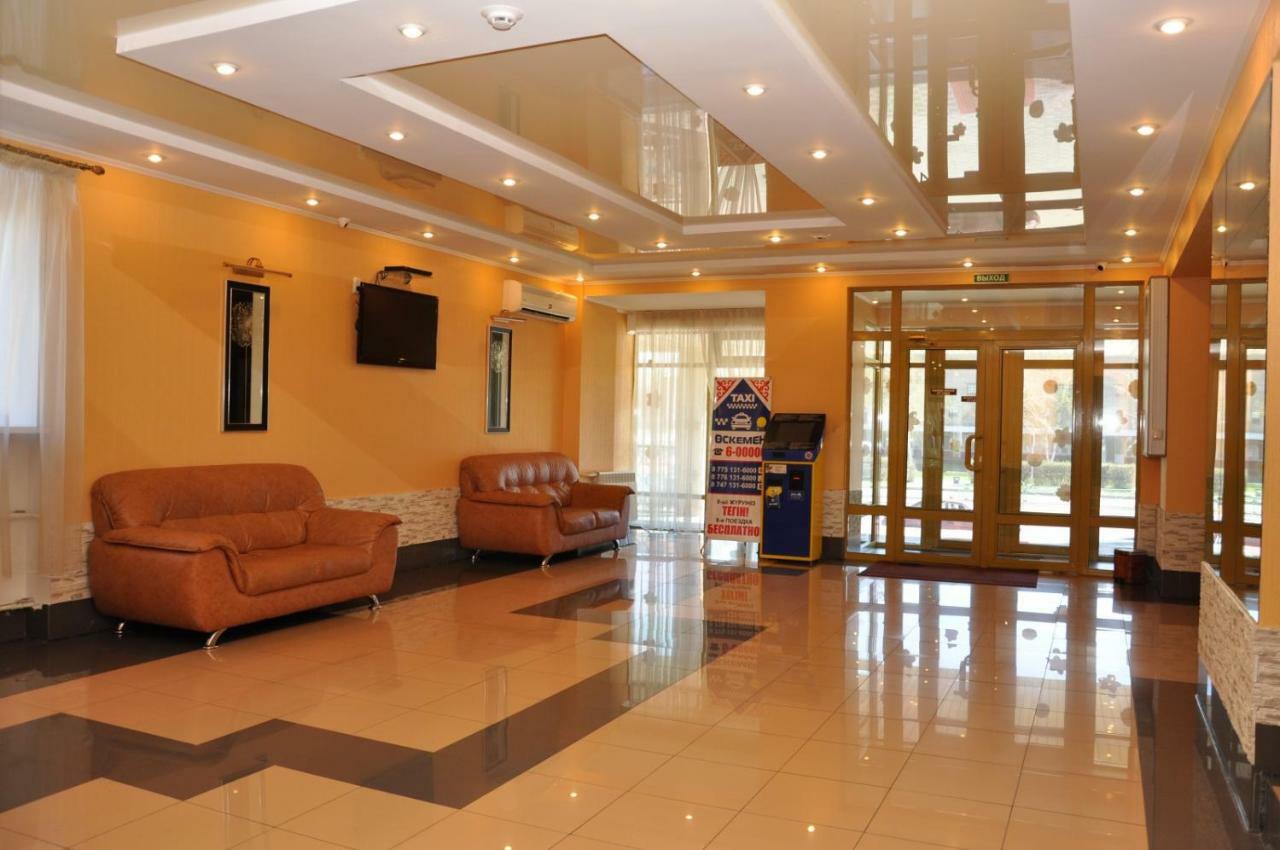 Tourist Hotel Ust-Kamenogorsk ภายนอก รูปภาพ